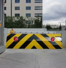 265 Hydraulic Road Blocker